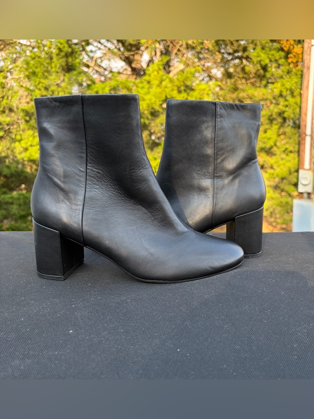 Taryn Rose Cassidy Black Leather Ankle Boots Women 7.5 B Mid Block Heel Gold Zip